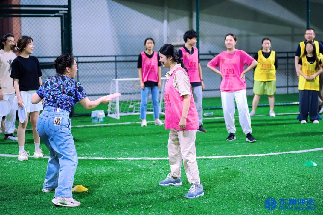 银河集团186net评估工会飞盘｜周五一起玩，，，，，，让快乐“飞起来”??