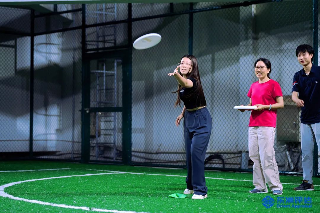 银河集团186net评估工会飞盘｜周五一起玩，，，，，，让快乐“飞起来”??