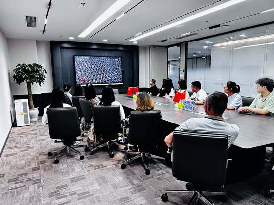 银河集团186net评估组织寓目纪念抗战胜利80周年阅兵式，，，，，罗致奋进实力